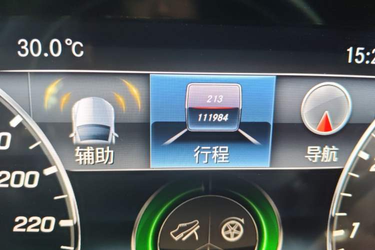 Used Mercedes-Benz E-Class 2019 E 260 L 4MATIC Odometer Close Up