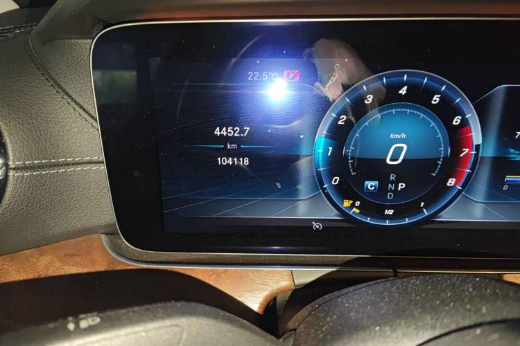 Used Mercedes-Benz E-Class 2019 Facelifted E 300 L Stylish Version Odometer Close Up