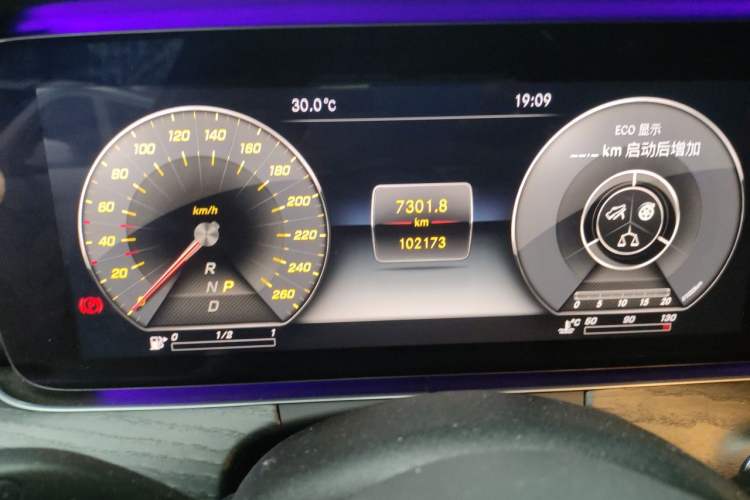 Used Mercedes-Benz E-Class 2019 E 300 L Sport Luxury Edition Odometer Close Up
