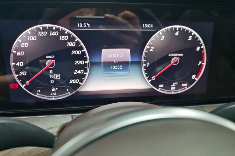 Used Mercedes-Benz E-Class 2019 Facelifted E 300 L Stylish Version Odometer Close Up