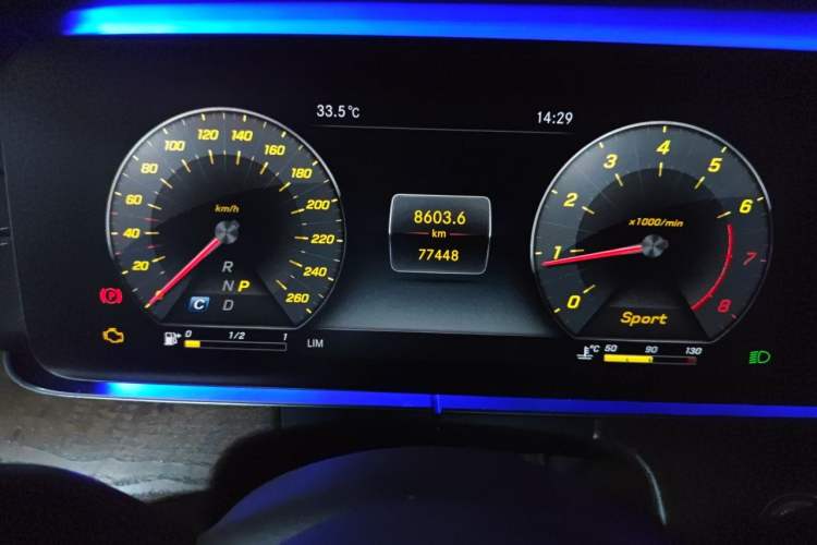 Used Mercedes-Benz E-Class 2019 E 200 L Odometer Close Up