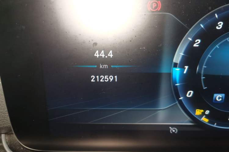 Used Mercedes-Benz E-Class 2019 Restyled E 300 L Sport Luxury Edition Odometer Close Up