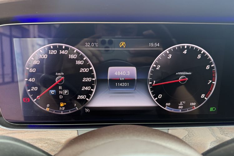 Used Mercedes-Benz E-Class 2019 Facelifted E 300 L Stylish Version Odometer Close Up