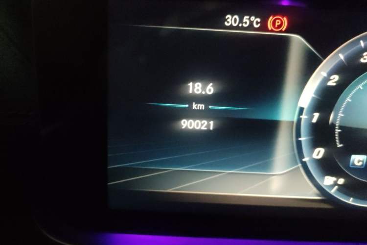 Used Mercedes-Benz E-Class 2019 Restyled E 300 L Sport Luxury Edition Odometer Close Up