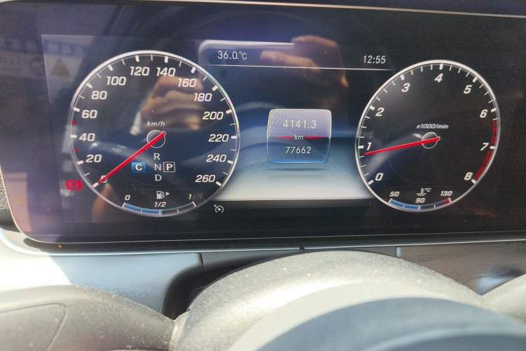 Used Mercedes-Benz E-Class 2019 E 200 L Sport Edition Odometer Close Up