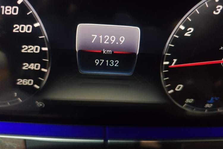 Used Mercedes-Benz E-Class 2019 E 300 L Luxury Model Odometer Close Up