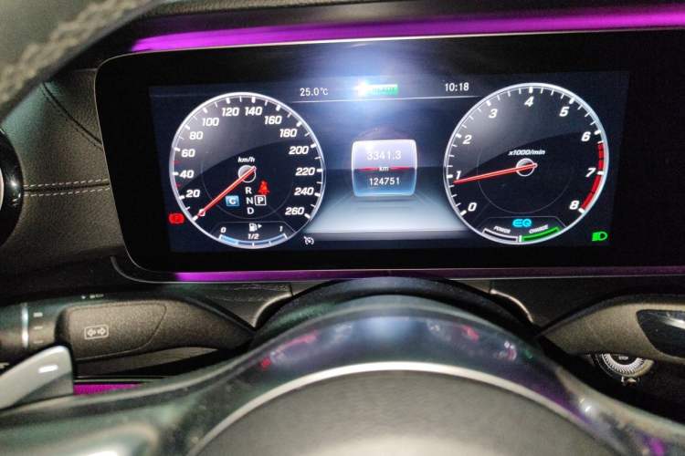 Used Mercedes-Benz E-Class 2019 E 260 L Sport Edition Odometer Close Up
