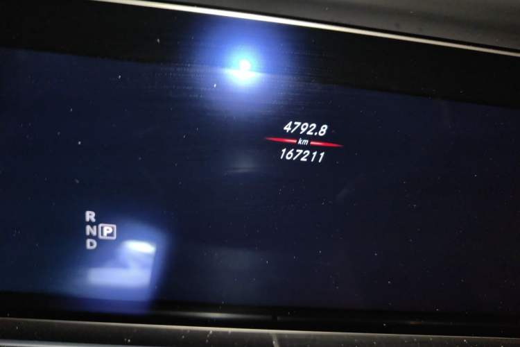 Used Mercedes-Benz E-Class 2019 Restyled E 300 L Sporty and Stylish Edition Odometer Close Up