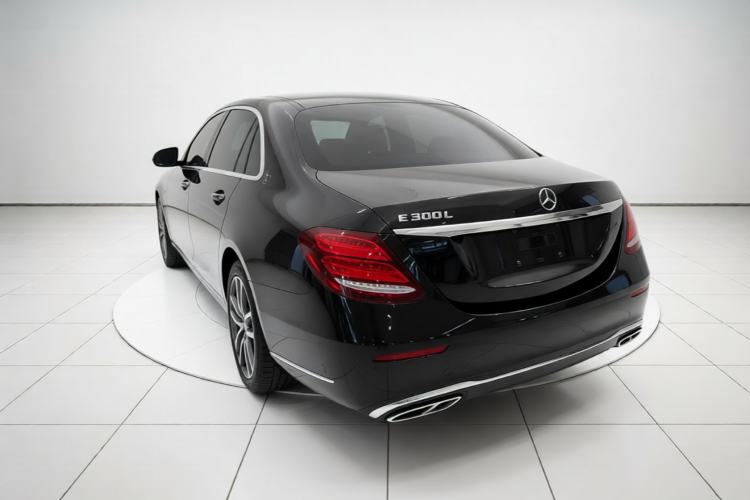 Used Mercedes-Benz E-Class 2019 Restyled E 300 L Luxury Edition Rear Left 45 Deg