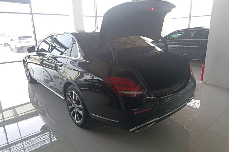 Used Mercedes-Benz E-Class 2019 Restyled E 300 L Luxury Edition Rear Left 45 Deg