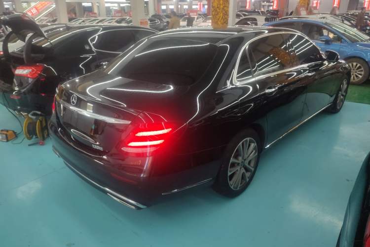 Used Mercedes-Benz E-Class 2019 Restyled E 300 L Luxury Edition Rear Right 45 Deg