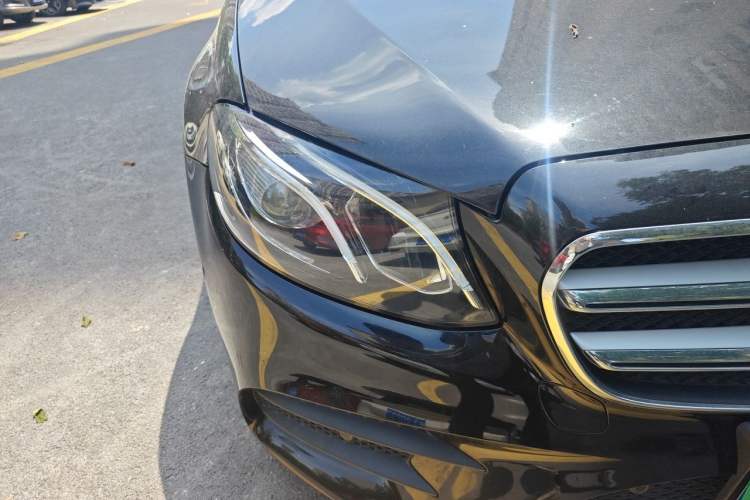 Used Mercedes-Benz E-Class 2019 Restyled E 300 L Sporty and Stylish Edition Right Front Headlight