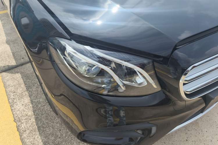 Used Mercedes-Benz E-Class 2019 E 300 L Sporty and Stylish Model Right Front Headlight