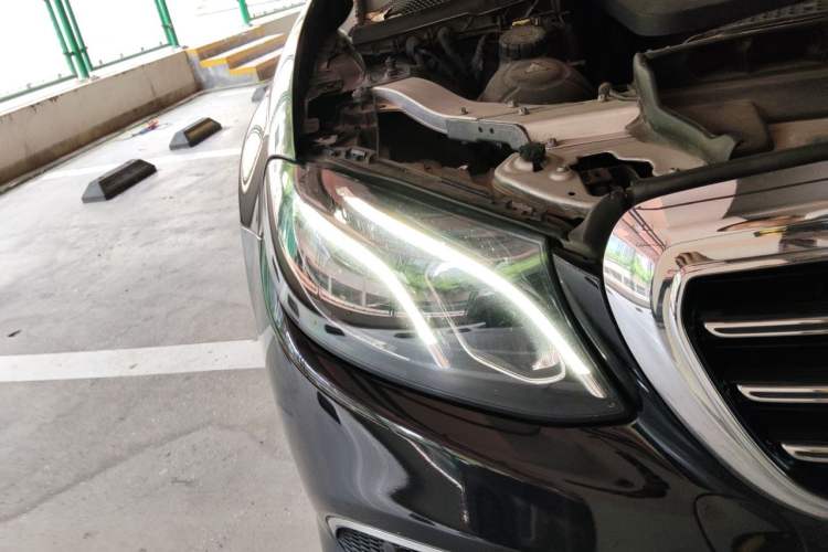 Used Mercedes-Benz E-Class 2019 Facelifted E 300 L Stylish Version Right Front Headlight