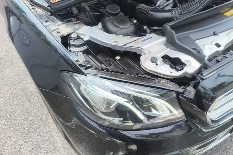 Used Mercedes-Benz E-Class 2019 E 300 L Sporty and Stylish Model Right Front Headlight