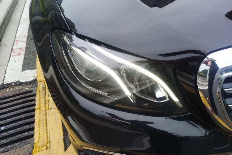 Used Mercedes-Benz E-Class 2019 E 300 L Stylish Model Right Front Headlight