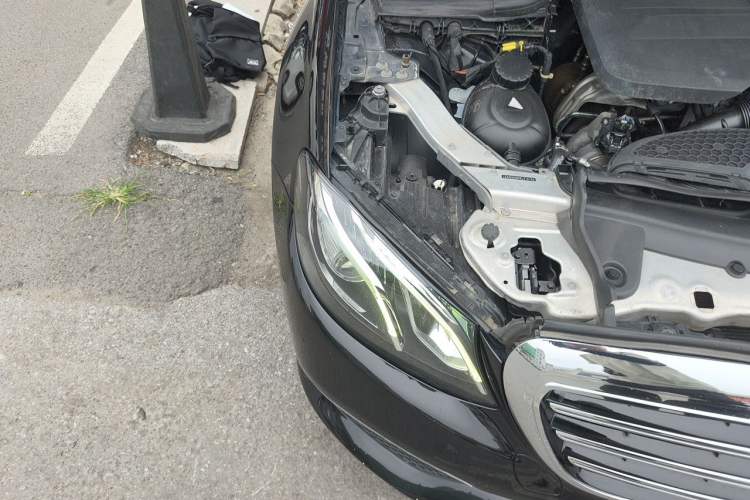 Used Mercedes-Benz E-Class 2019 Restyled E 300 L Luxury Edition Right Front Headlight