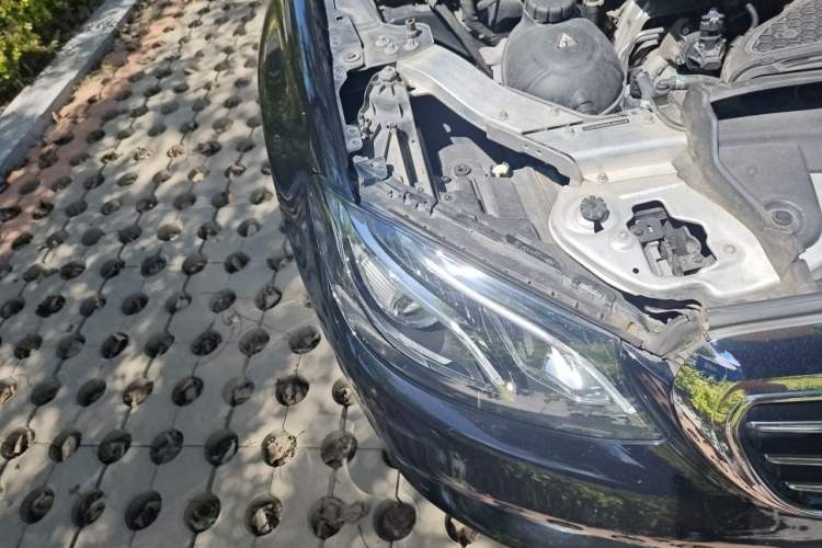 Used Mercedes-Benz E-Class 2019 Facelifted E 300 L Stylish Version Right Front Headlight