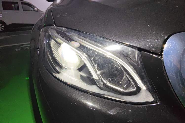 Used Mercedes-Benz E-Class 2019 Restyled E 300 L Luxury Edition Right Front Headlight