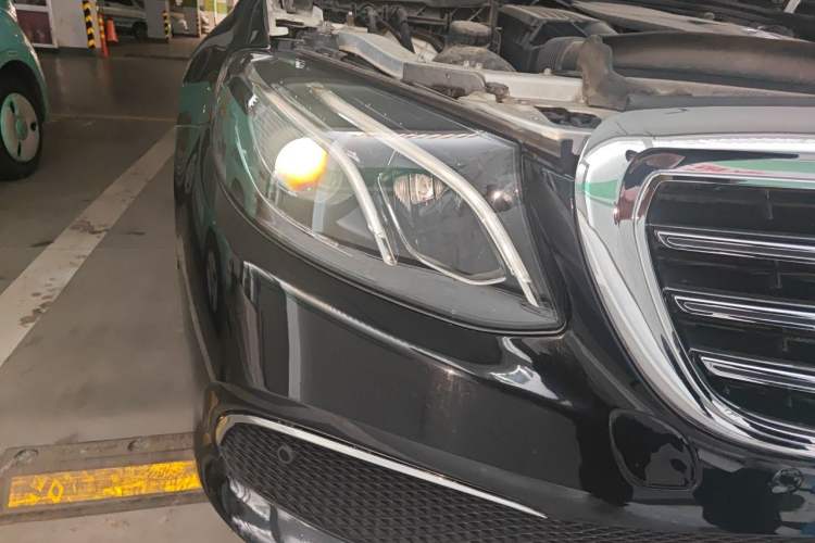 Used Mercedes-Benz E-Class 2019 E 200 L Sport Edition Right Front Headlight