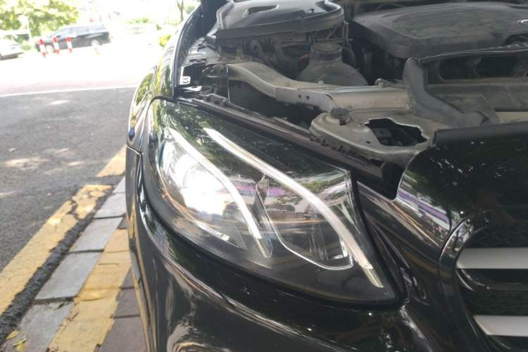 Used Mercedes-Benz E-Class 2019 Restyled E 300 L Sport Luxury Edition Right Front Headlight