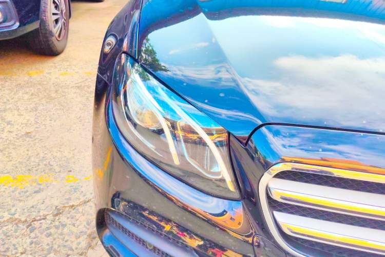 Used Mercedes-Benz E-Class 2019 E 300 L Sporty and Stylish Model Right Front Headlight