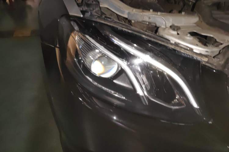Used Mercedes-Benz E-Class 2019 Restyled E 300 L Luxury Edition Right Front Headlight