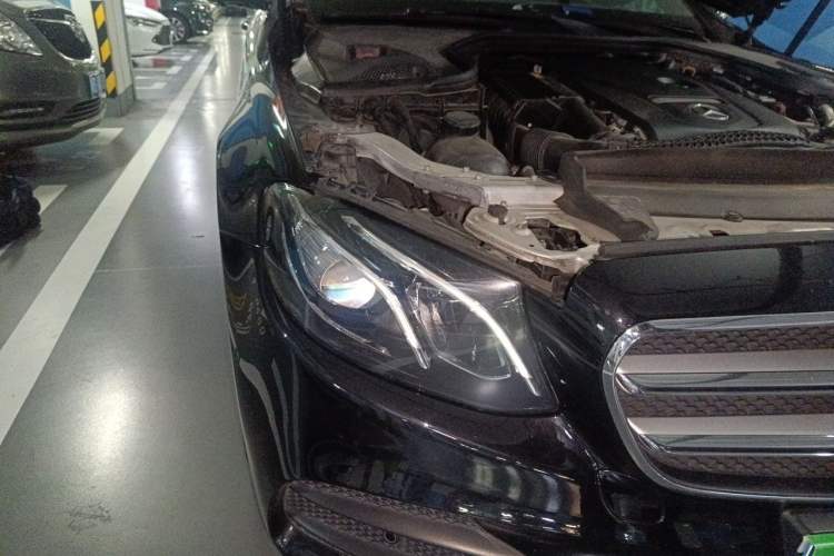 Used Mercedes-Benz E-Class 2019 E 300 L Sporty and Stylish Model Right Front Headlight