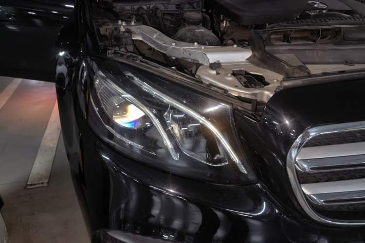 Used Mercedes-Benz E-Class 2019 Restyled E 300 L Sport Luxury Edition Right Front Headlight