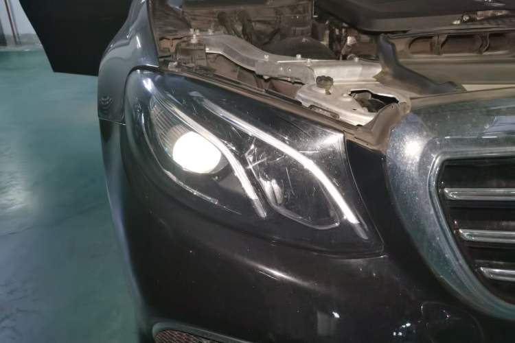 Used Mercedes-Benz E-Class 2019 Restyled E 300 L Luxury Edition Right Front Headlight