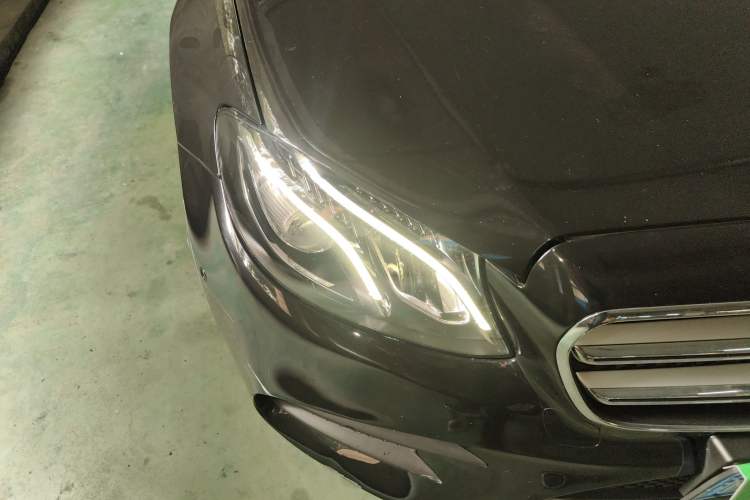 Used Mercedes-Benz E-Class 2019 E 300 L Sporty and Stylish Model Right Front Headlight
