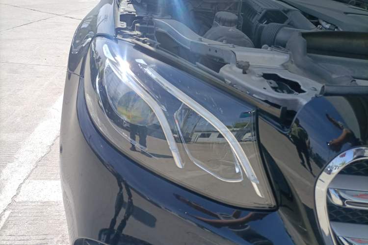 Used Mercedes-Benz E-Class 2019 E 300 L Sport Luxury Edition Right Front Headlight