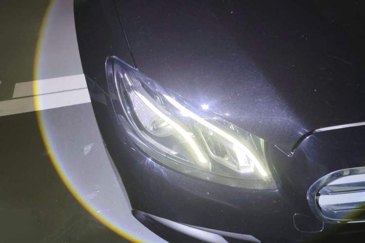 Used Mercedes-Benz E-Class 2019 E 300 L Sport Luxury Edition Right Front Headlight