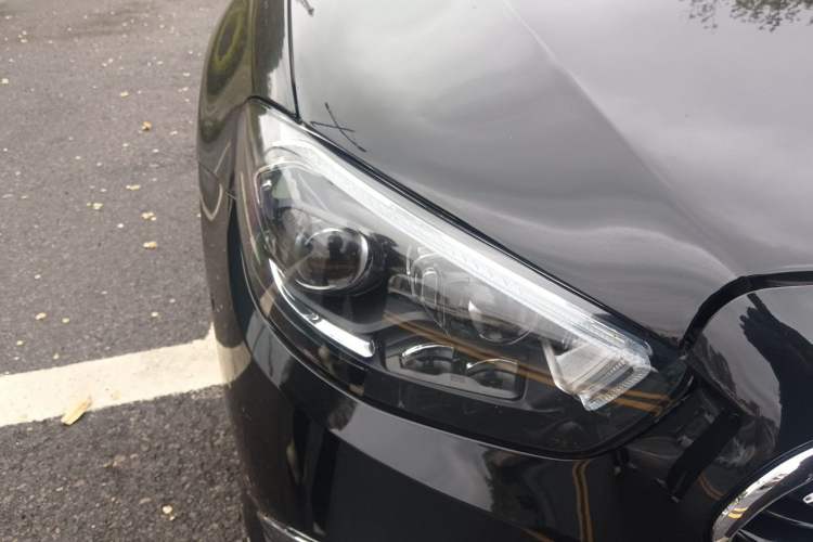 Used Mercedes-Benz E-Class 2019 E 300 L Sporty and Stylish Model Right Front Headlight