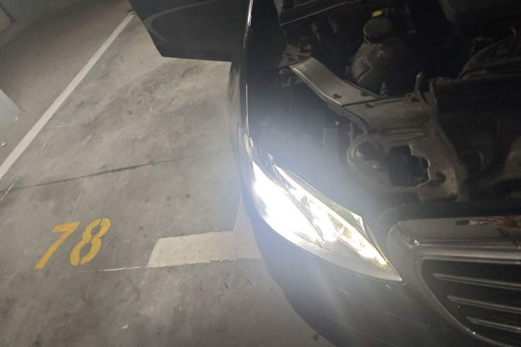 Used Mercedes-Benz E-Class 2019 E 300 L Luxury Model Right Front Headlight