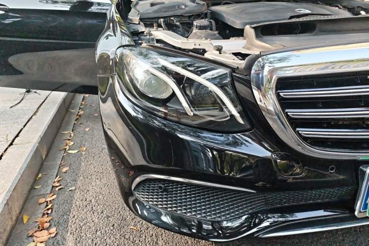 Used Mercedes-Benz E-Class 2019 Facelifted E 300 L Stylish Version Right Front Headlight