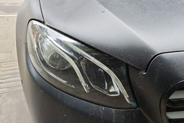 Used Mercedes-Benz E-Class 2019 E 300 L Sporty and Stylish Model Right Front Headlight