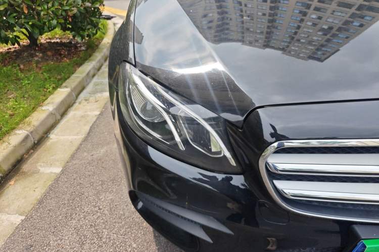 Used Mercedes-Benz E-Class 2019 Restyled E 300 L Sporty and Stylish Edition Right Front Headlight
