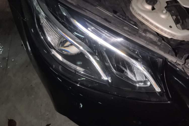 Used Mercedes-Benz E-Class 2019 Restyled E 300 L Sporty and Stylish Edition Right Front Headlight