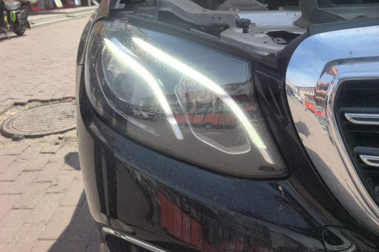 Used Mercedes-Benz E-Class 2019 Restyled E 300 L Luxury Edition Right Front Headlight