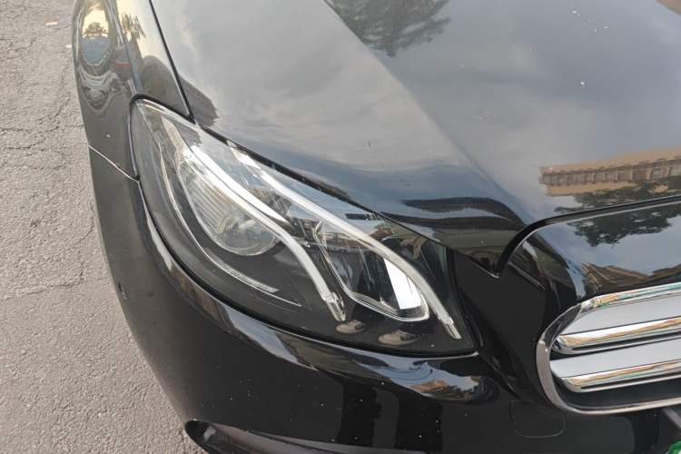 Used Mercedes-Benz E-Class 2019 E 300 L Sporty and Stylish Model Right Front Headlight