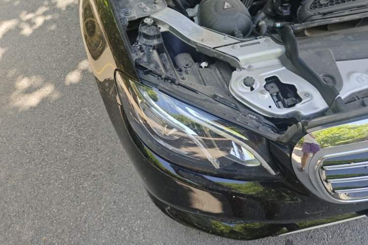 Used Mercedes-Benz E-Class 2019 Restyled E 300 L Sporty and Stylish Edition Right Front Headlight