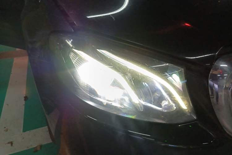 Used Mercedes-Benz E-Class 2019 E 260 L Right Front Headlight