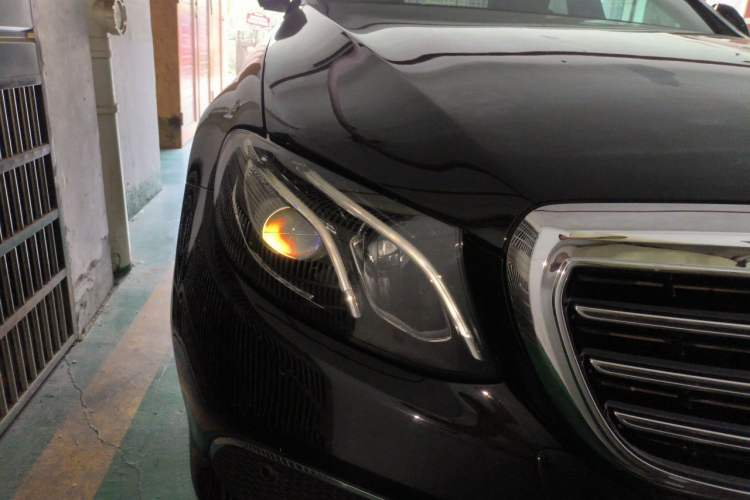 Used Mercedes-Benz E-Class 2019 Restyled E 300 L Luxury Edition Right Front Headlight