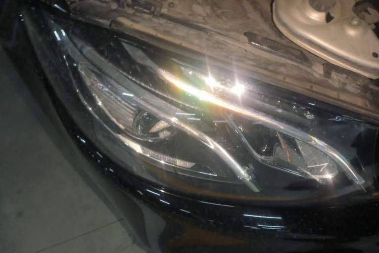 Used Mercedes-Benz E-Class 2019 E 300 L Sporty and Stylish Model Right Front Headlight