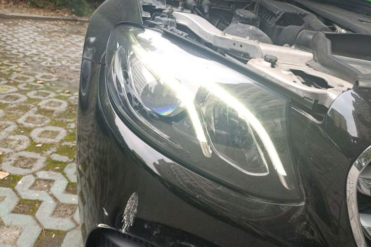 Used Mercedes-Benz E-Class 2019 E 300 L Sporty and Stylish Model Right Front Headlight