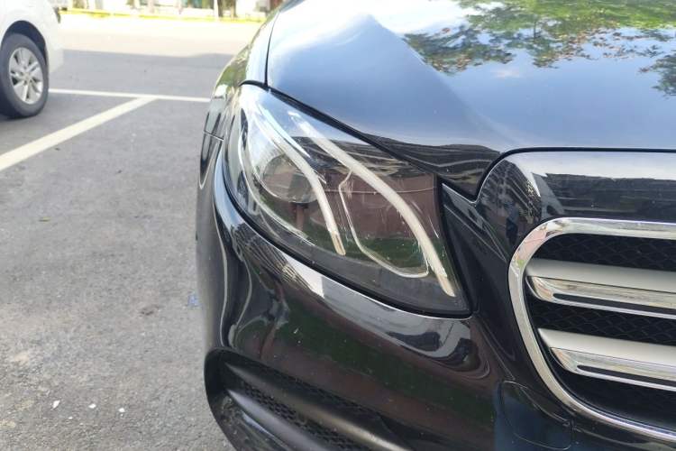 Used Mercedes-Benz E-Class 2019 Restyled E 300 L Sporty and Stylish Edition Right Front Headlight