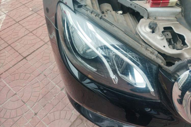 Used Mercedes-Benz E-Class 2019 E 300 L Luxury Model Right Front Headlight