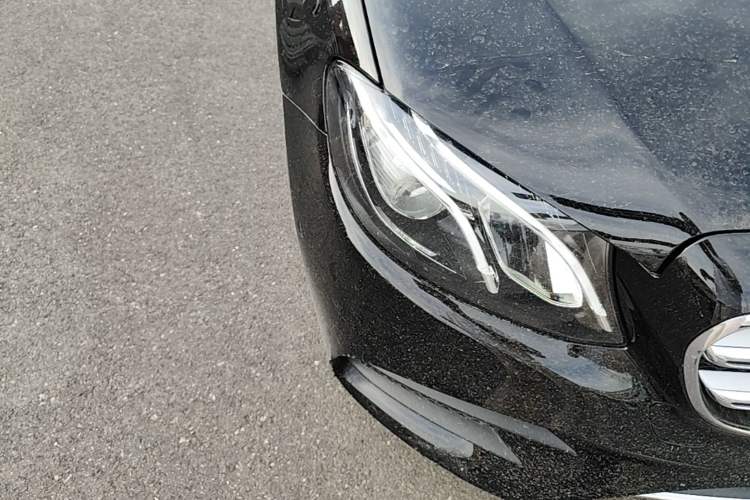 Used Mercedes-Benz E-Class 2019 E 300 L Sporty and Stylish Model Right Front Headlight