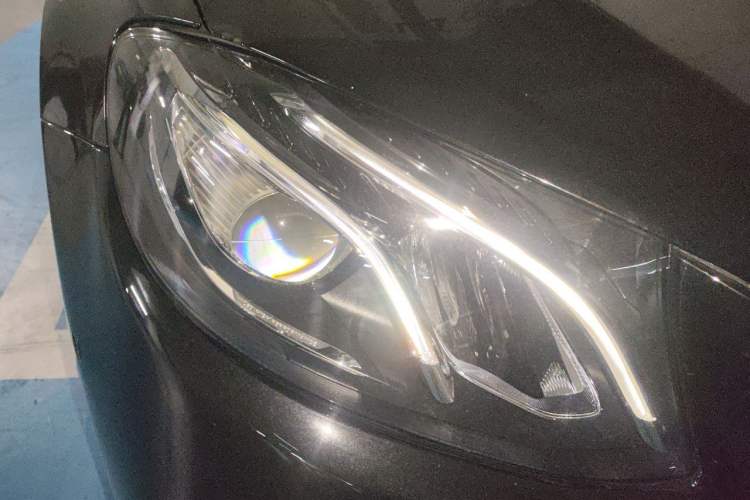 Used Mercedes-Benz E-Class 2019 E 300 L Sporty and Stylish Model Right Front Headlight